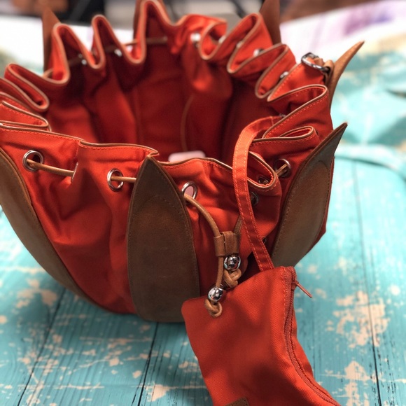 By-Lin Tulip Handbag - Picture 4 of 6